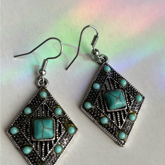 Turquoise dangle earrings - Picture 7 of 8